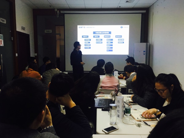 特朗普宣誓就任美國總統(tǒng)，工作已經(jīng)開始，你做企業(yè)宣傳片了嗎？