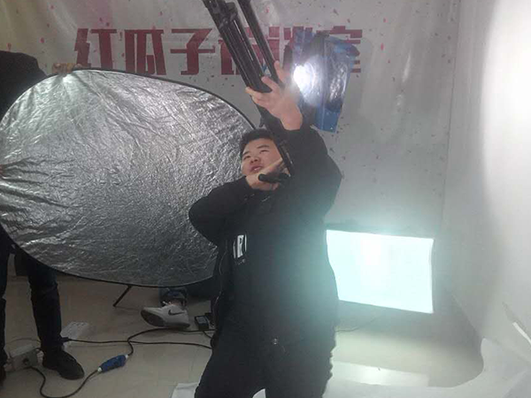 企業(yè)宣傳片制作籌備階段中導(dǎo)演該做什么？